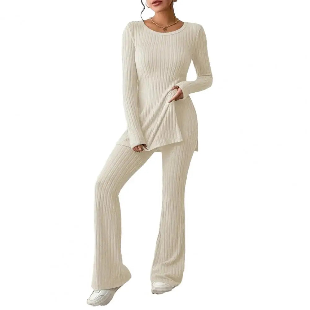 Merche stickat stretchigt set i enfärgad design