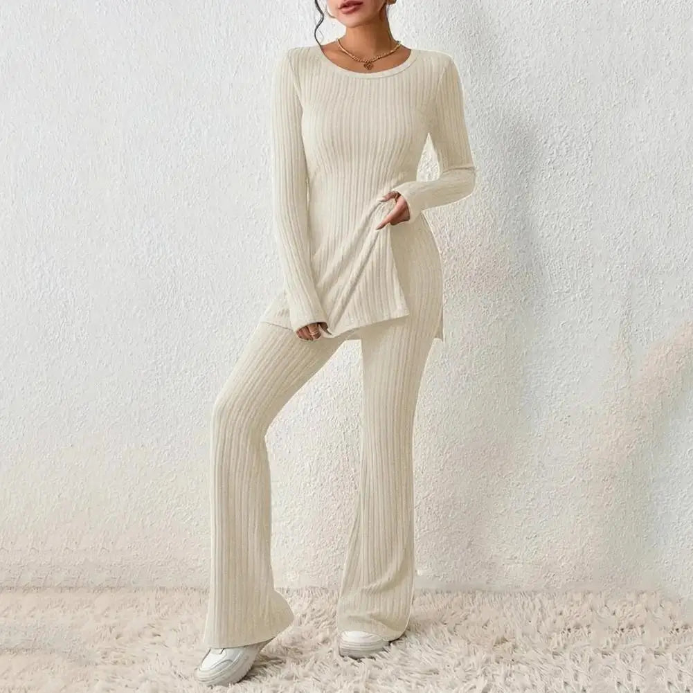 Merche stickat stretchigt set i enfärgad design
