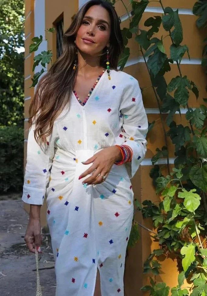 Baumwollkleid mit Quasten und Stickerei