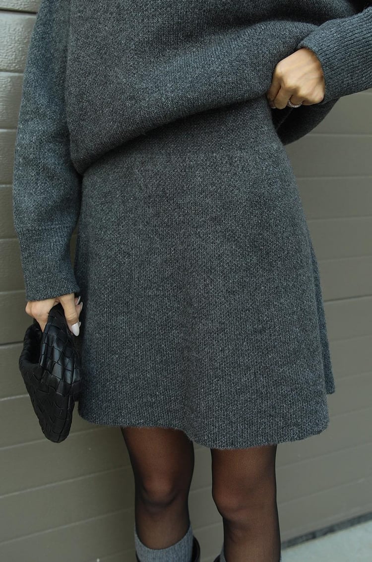 WW | Zweiteiliges Strick Satz Für Damen Mit Pullover Und Rock