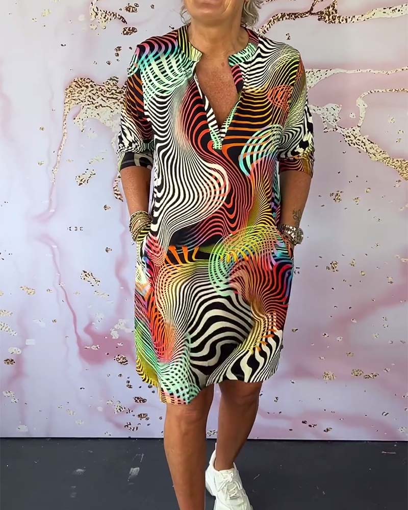 Bedrucktes Kleid mit Zickzackmuster Farbig