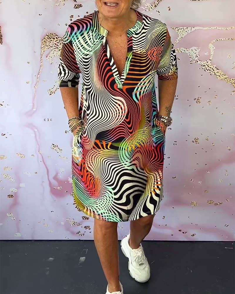 Bedrucktes Kleid mit Zickzackmuster Farbig