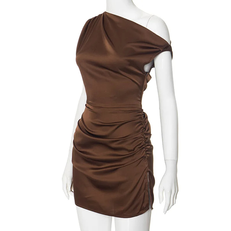 Asymmetrisches Bodycon-Minikleid mit Raffungen