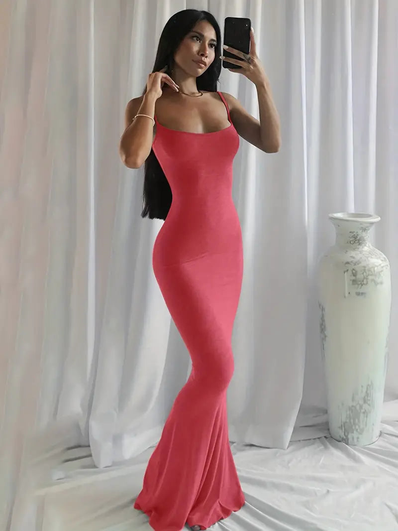 – einfarbiges maxikleid mit spaghettiträgern