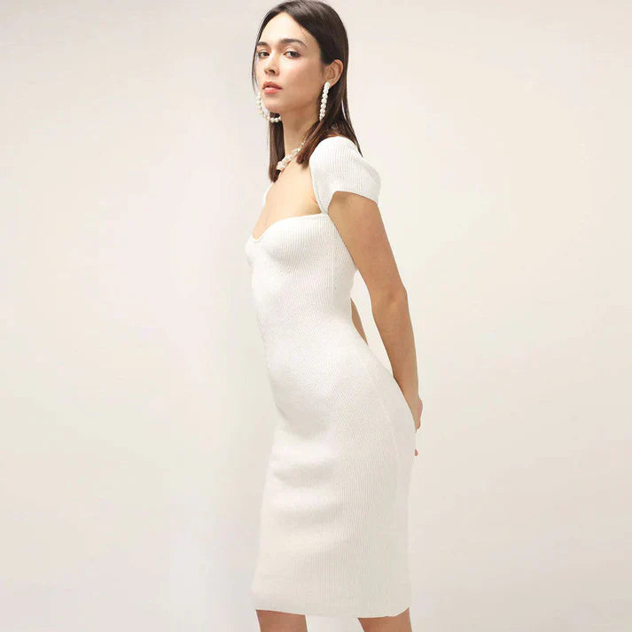 Geripptes Bodycon-Kleid mit Herz-Ausschnitt