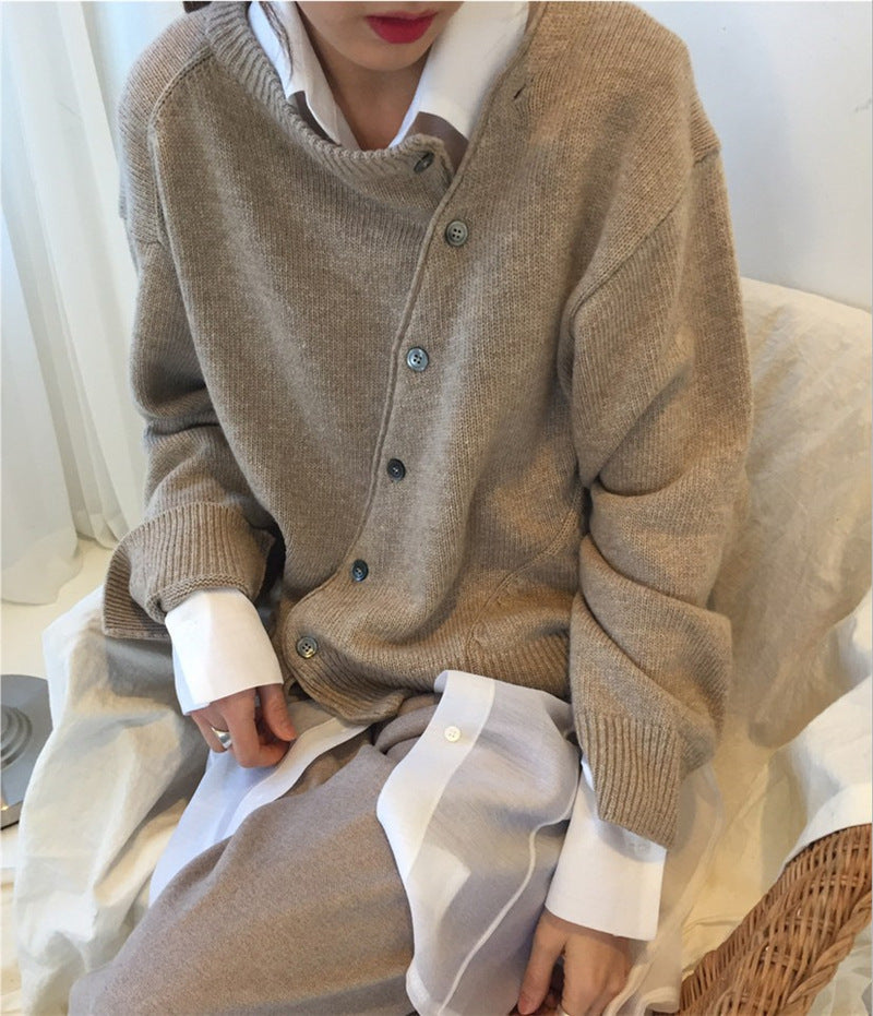 WW | Weiche Kaschmirstrickjacke Mit Diagalem Knopfverschluss