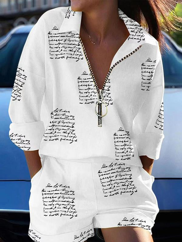 Merche Set mit bedruckter langärmeliger Bluse und Shorts mit Reißverschluss