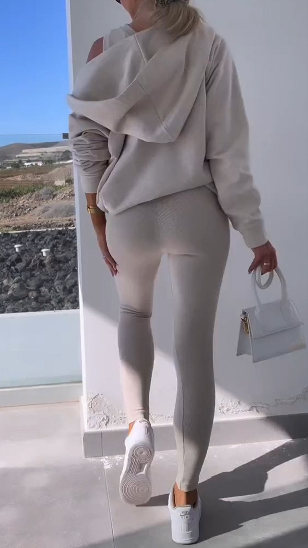Merche Kapuzen-Sweatshirt-Set mit drei Teilen