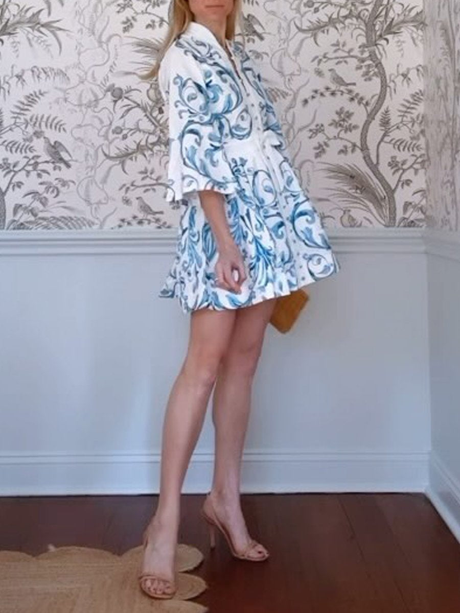 Bedrucktes Minikleid mit Knopfleiste und Spitze