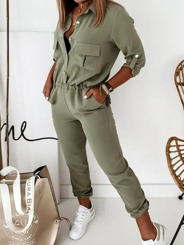Merche inspirierter Jumpsuit mit geknöpftem Revers und schmaler Hose