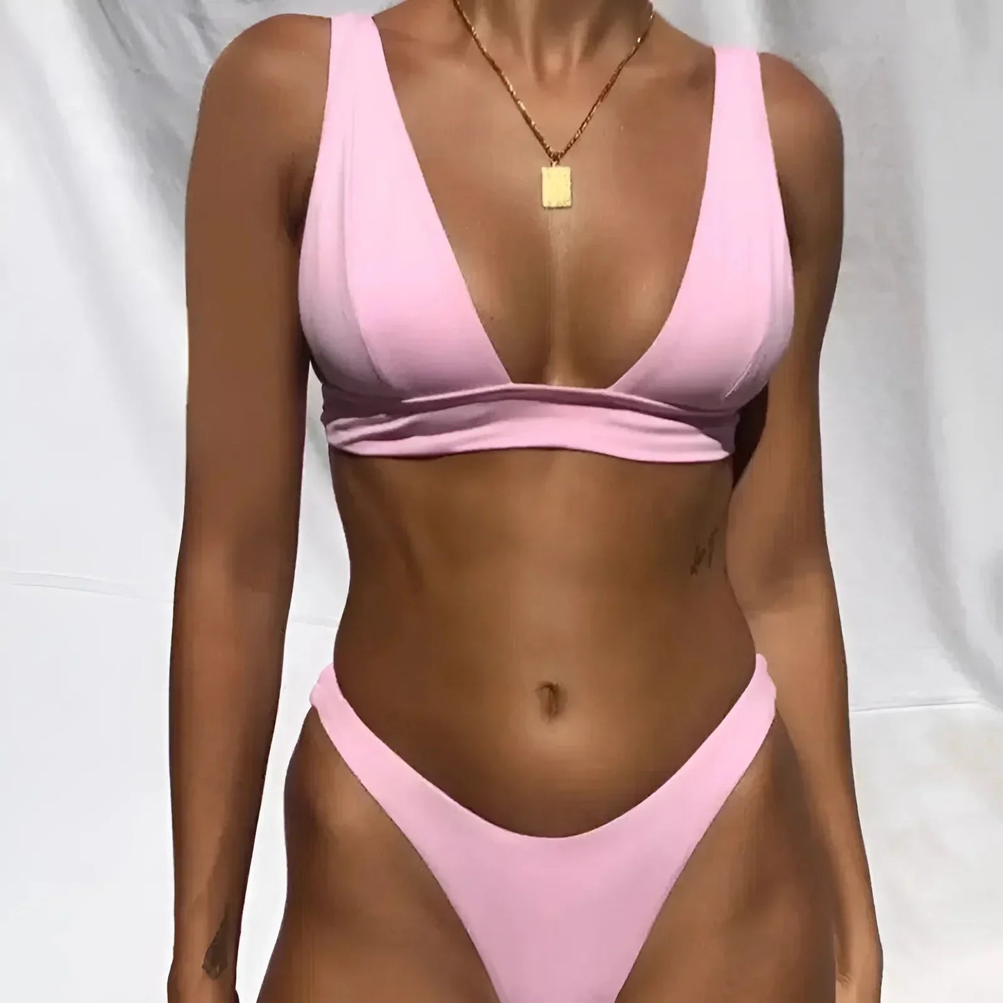 Zweiteiliger Bikini mit Dreieckschalen