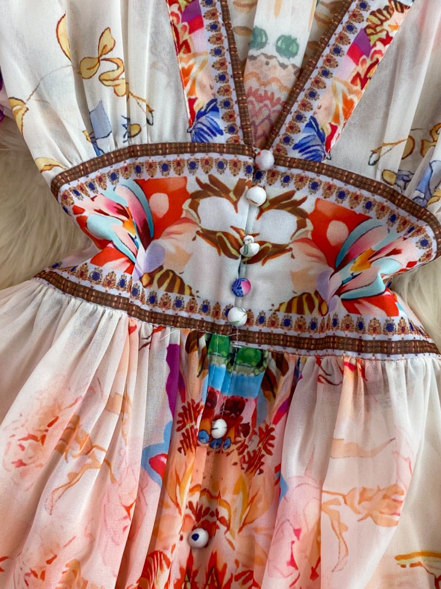 Einreihiges bedrucktes Kleid mit V-Ausschnitt