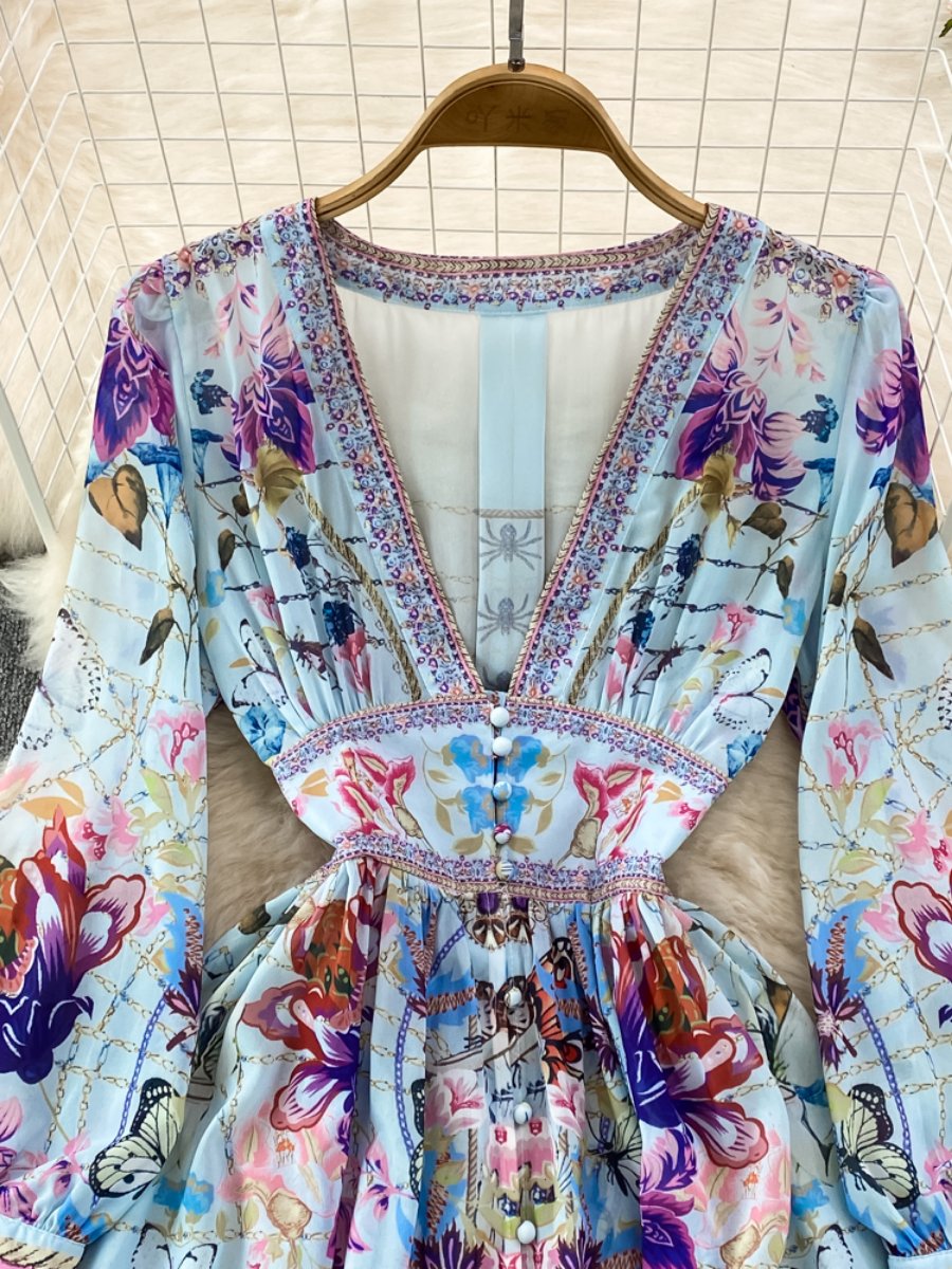 Einreihiges bedrucktes Kleid mit V-Ausschnitt