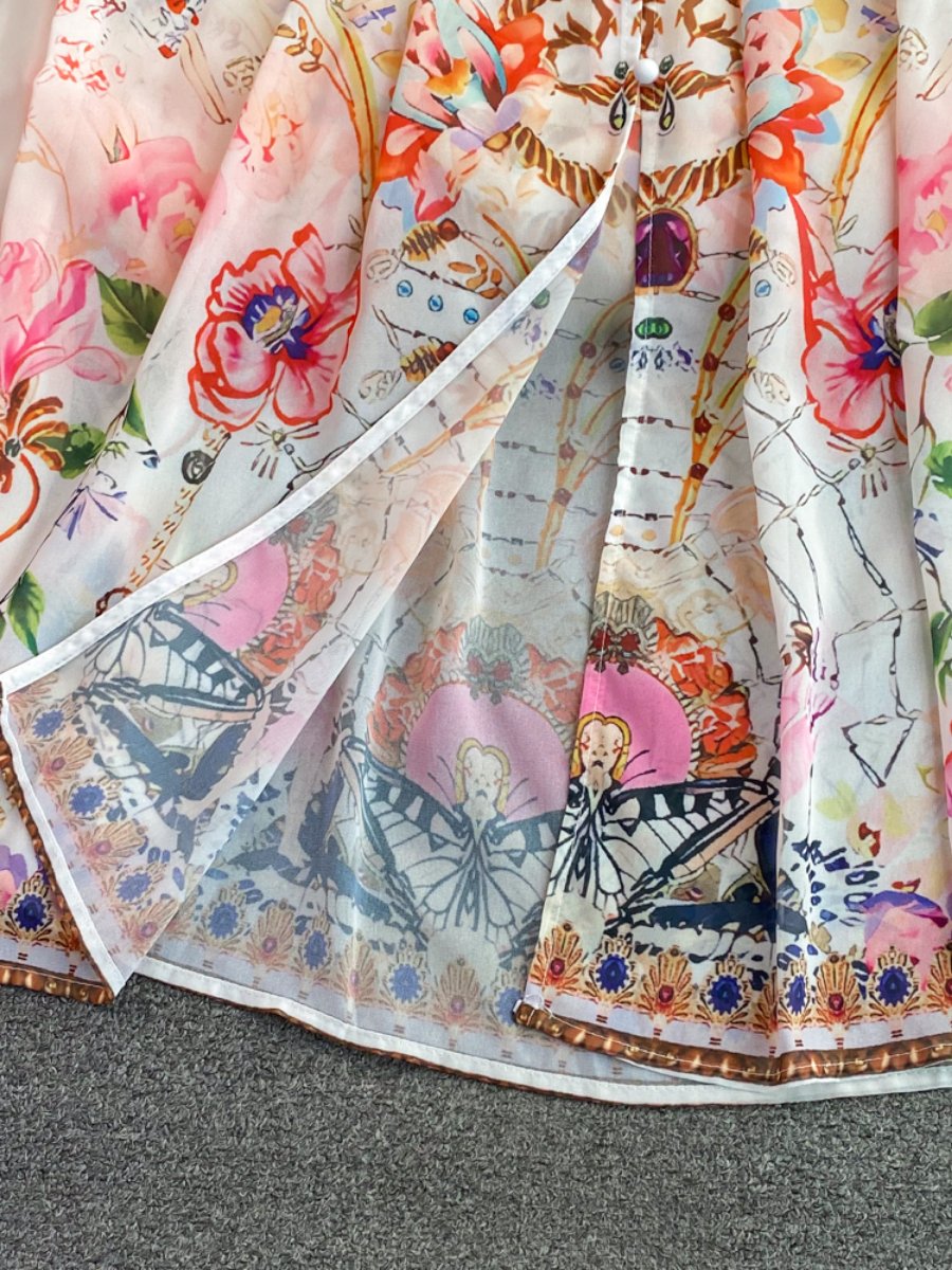 Einreihiges bedrucktes Kleid mit V-Ausschnitt