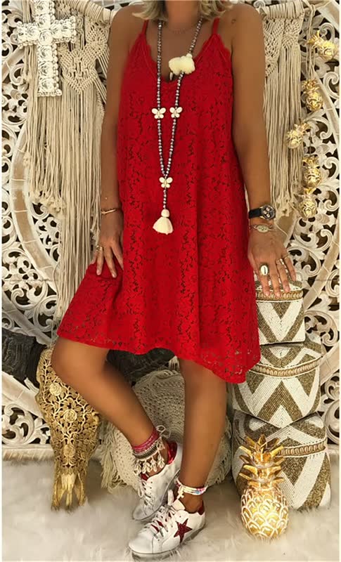 Attraktives Kleid mit V-Ausschnitt