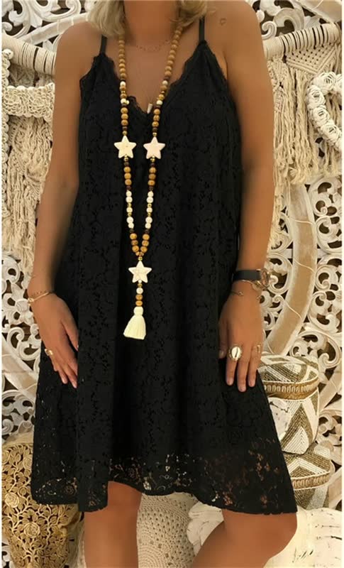Attraktives Kleid mit V-Ausschnitt