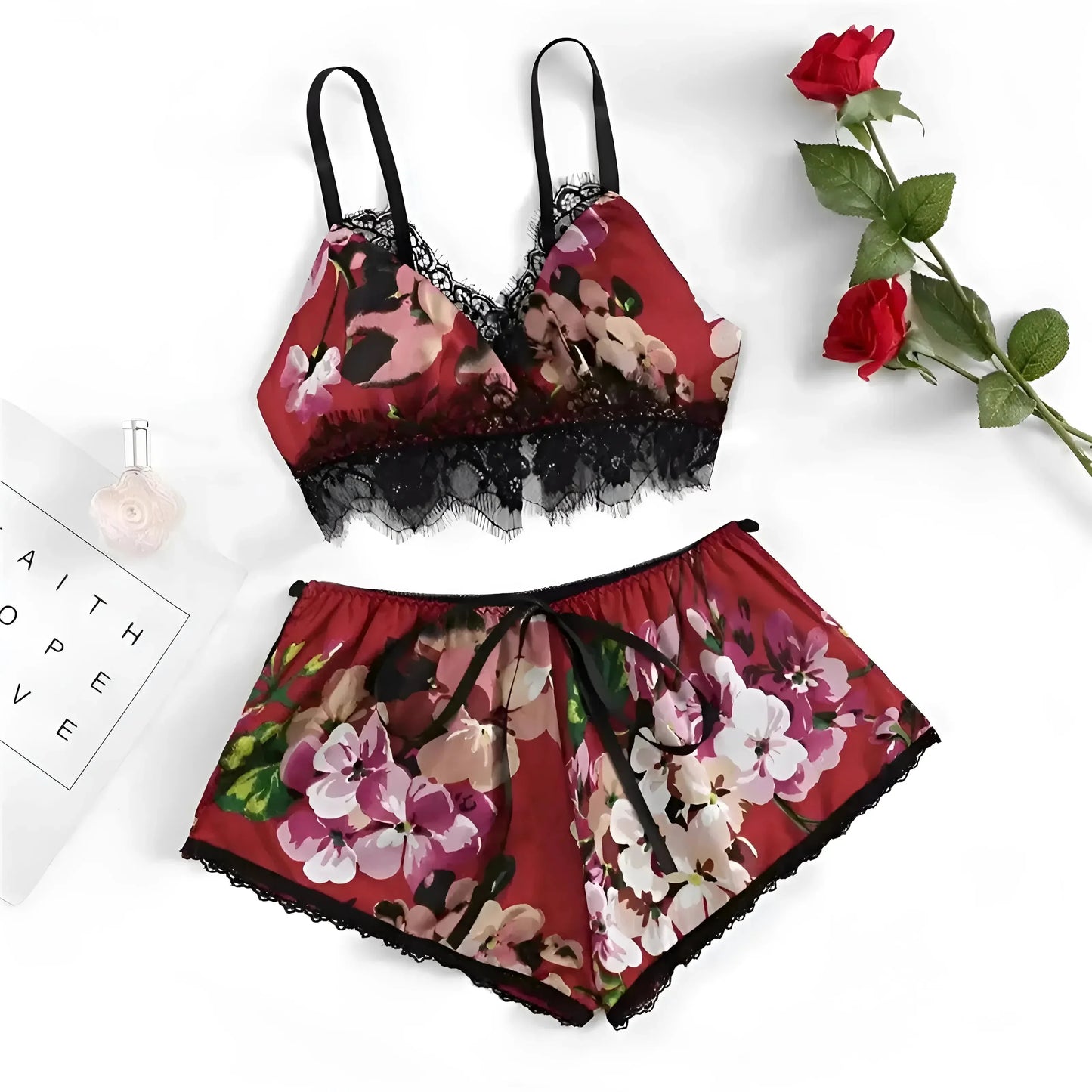 Blumige Damenpyjamas