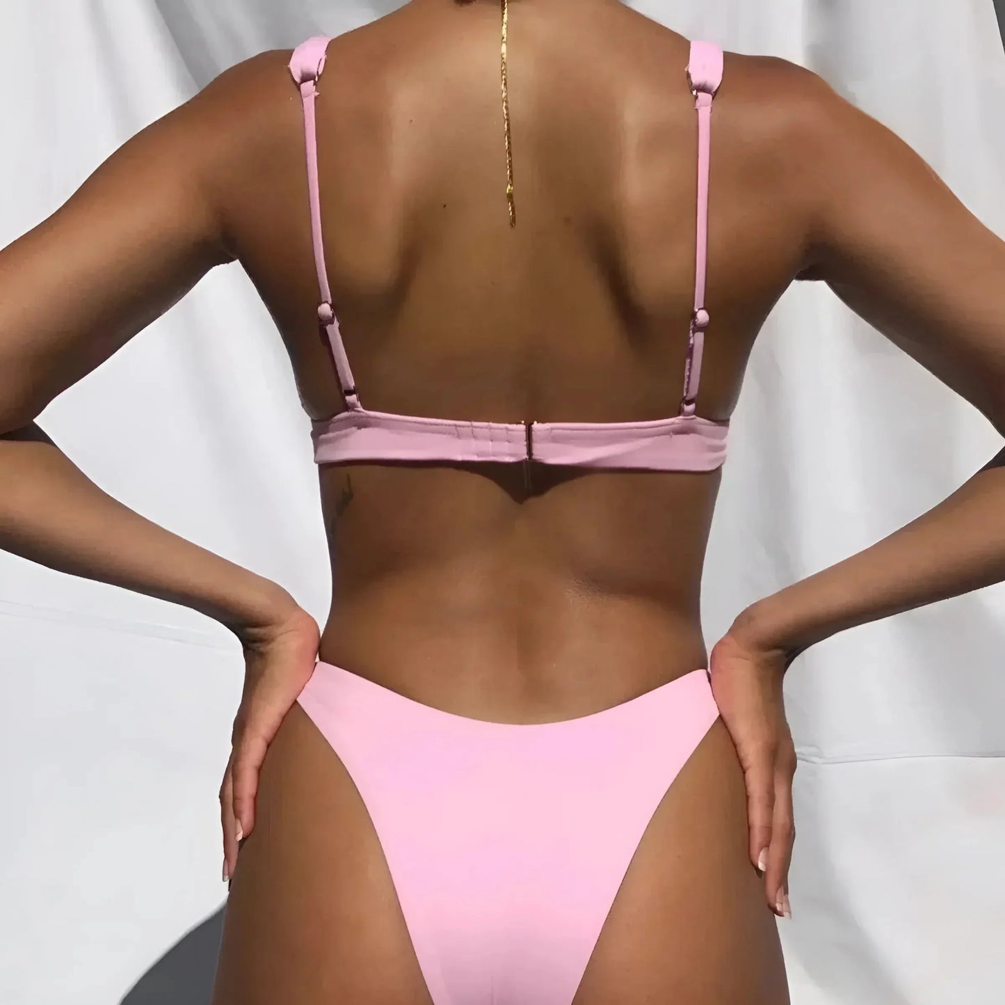 Zweiteiliger Bikini mit Dreieckschalen