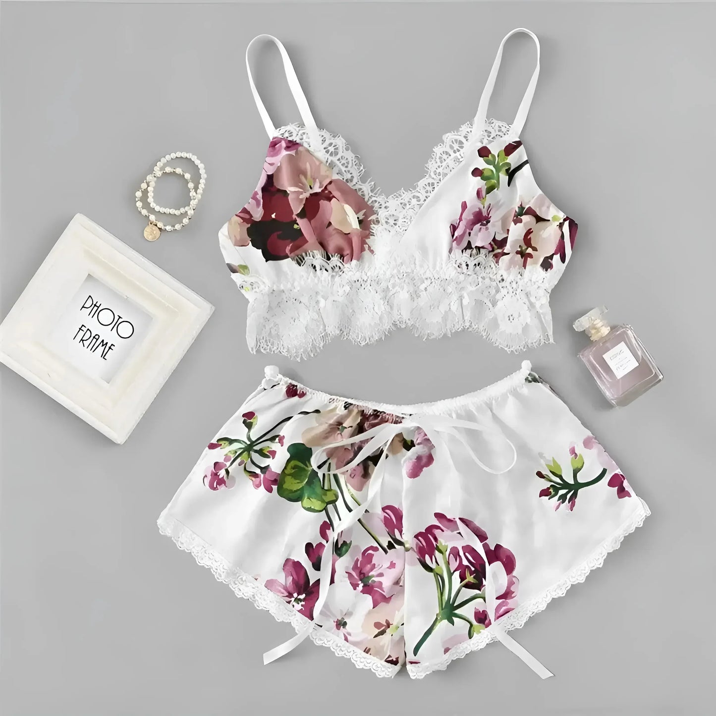 Blumige Damenpyjamas