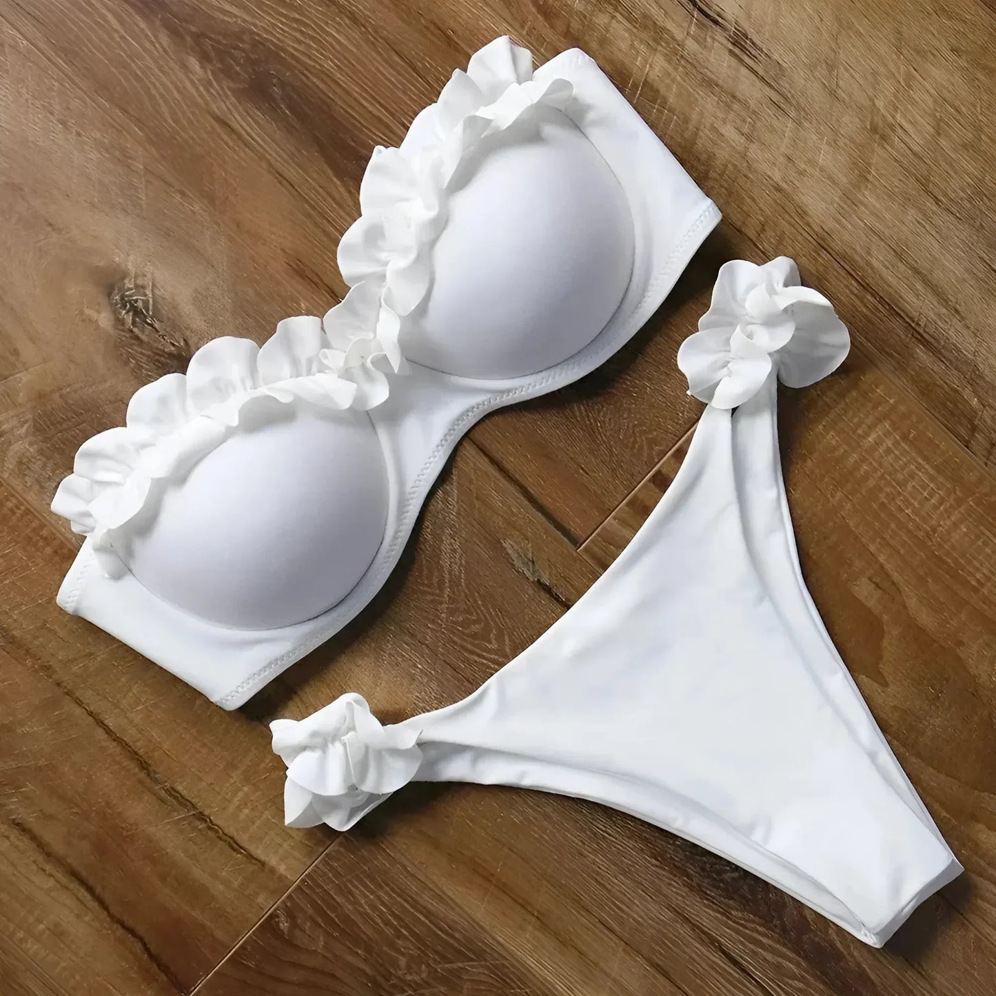 Zweiteiliger Bikini mit dekorativen Rüschen