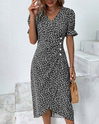 kleid mit kurzen armeln und blumendruck