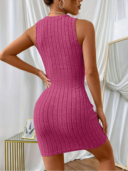 – geripptes, einfarbiges, figurbetontes kleid