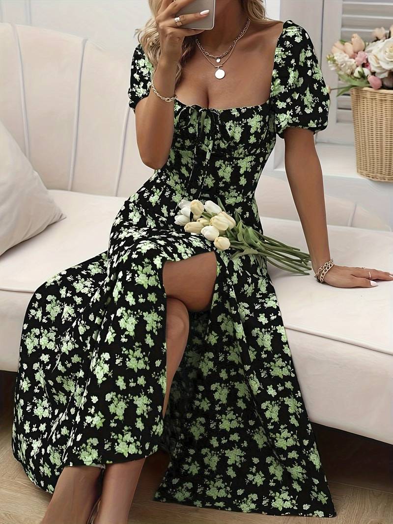 – florales a-linien-kleid mit geteiltem saum für den frühling