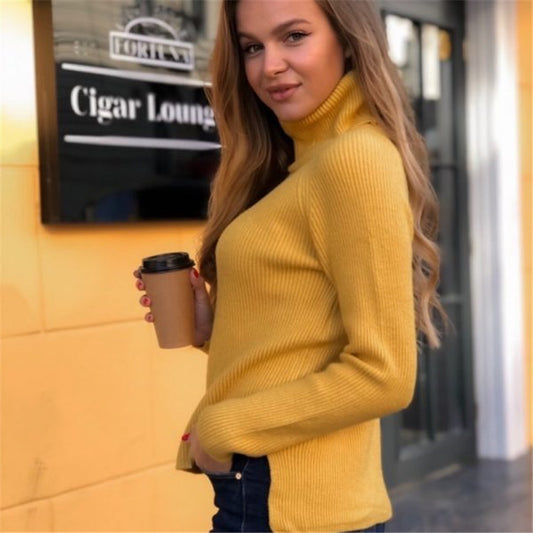 Damen eleganter Rollkragenpullover aus feinem Rippstrick Merchesia