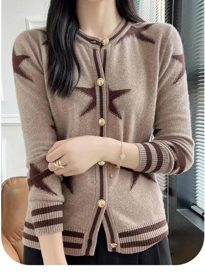 WW | Wollstrickjacke Damen Mit Sternenmuster Und Goldknöpfen