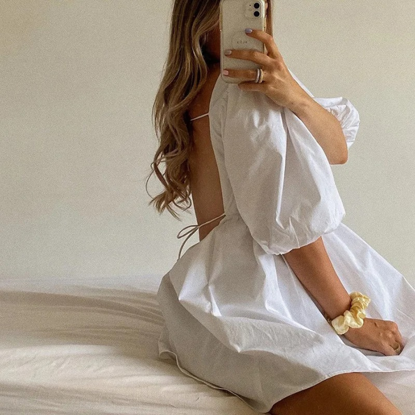 Merche rückenfreies weißes Sommerkleid mit U-Ausschnitt
