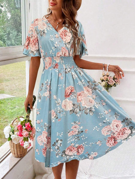 Damenkleid Mit Blumendruck Und Taillenschnürung