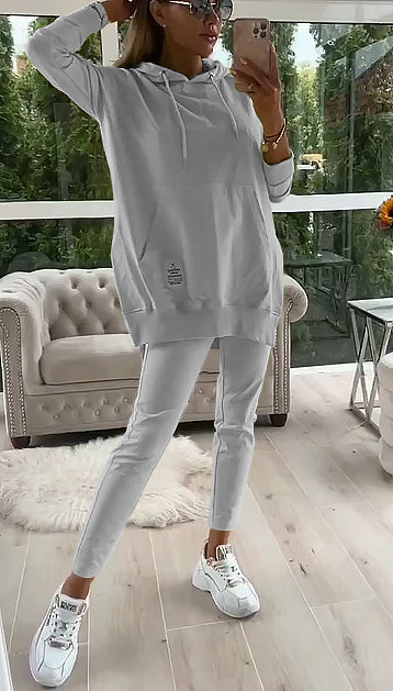 Merche Set bestehend aus einem einfarbigen Kapuzenpullover und gefütterten Leggings