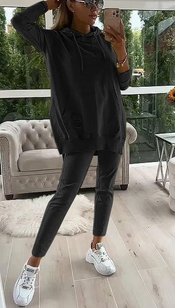 Merche Set bestehend aus einem einfarbigen Kapuzenpullover und gefütterten Leggings