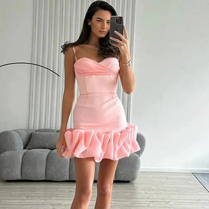 Kleid mit Herzausschnitt und Rüschen-Saum