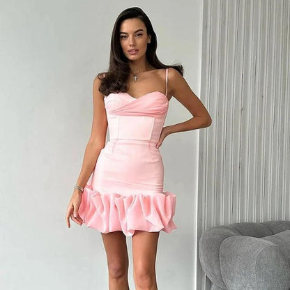 Kleid mit Herzausschnitt und Rüschen-Saum