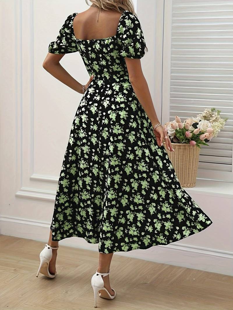 – florales a-linien-kleid mit geteiltem saum für den frühling