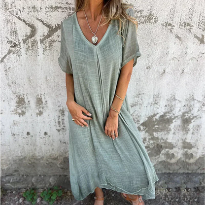 Kleid mit V-Ausschnitt und Seitentaschen