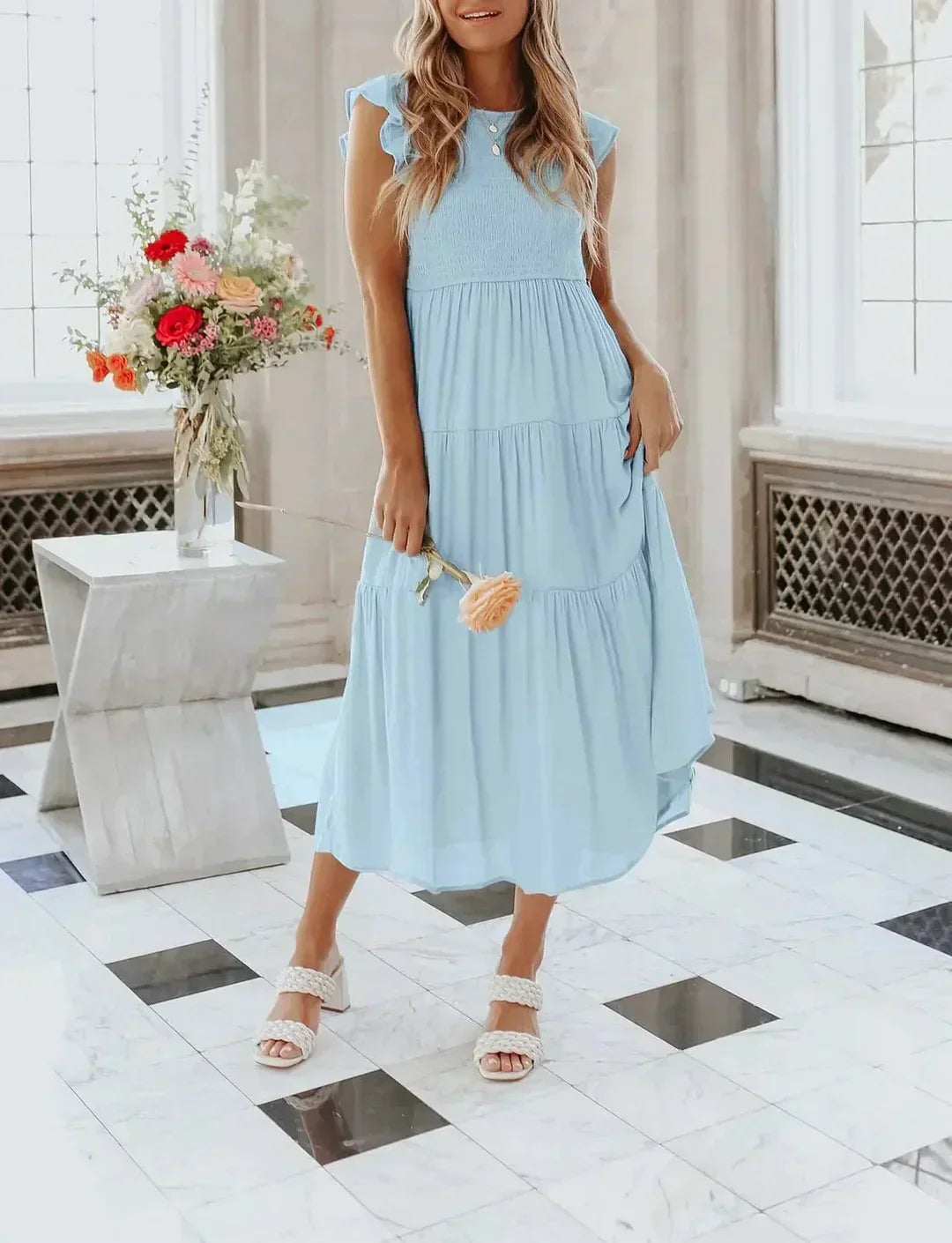 lässiges Sommerkleid in Midi-Länge für Frauen