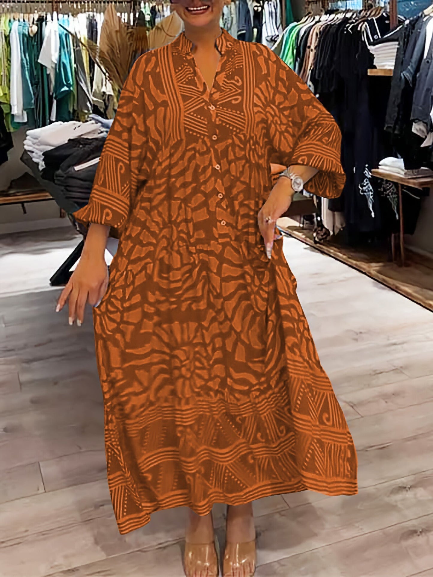 – Bedrucktes lockeres Damenkleid mit V-Ausschnitt