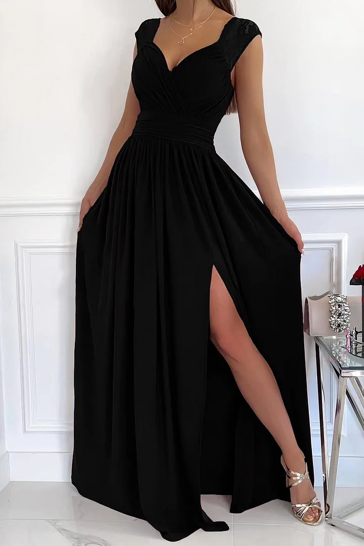 – Ärmelloses Spitzenkleid mit Öffnung am Saum und am Rücken