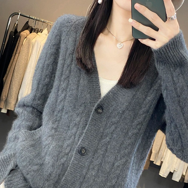 WW | Wollstrickjacke Damen Mit Zopfmuster Und V-ausschnitt, Knopfleiste