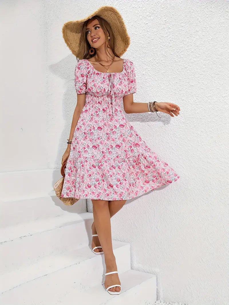 – gerafftes kleid mit knoten vorne und blumendruck