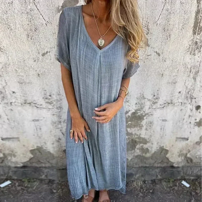 Kleid mit V-Ausschnitt und Seitentaschen