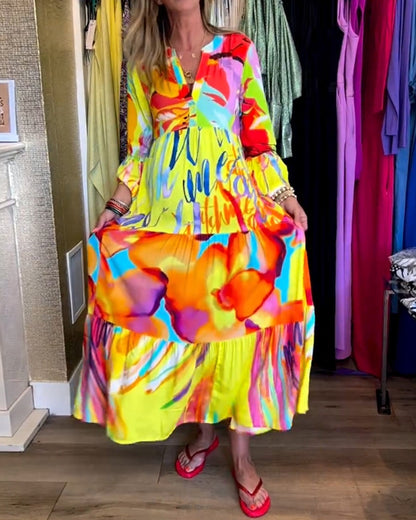– Bedrucktes Kleid mit ausgestellten Ärmeln