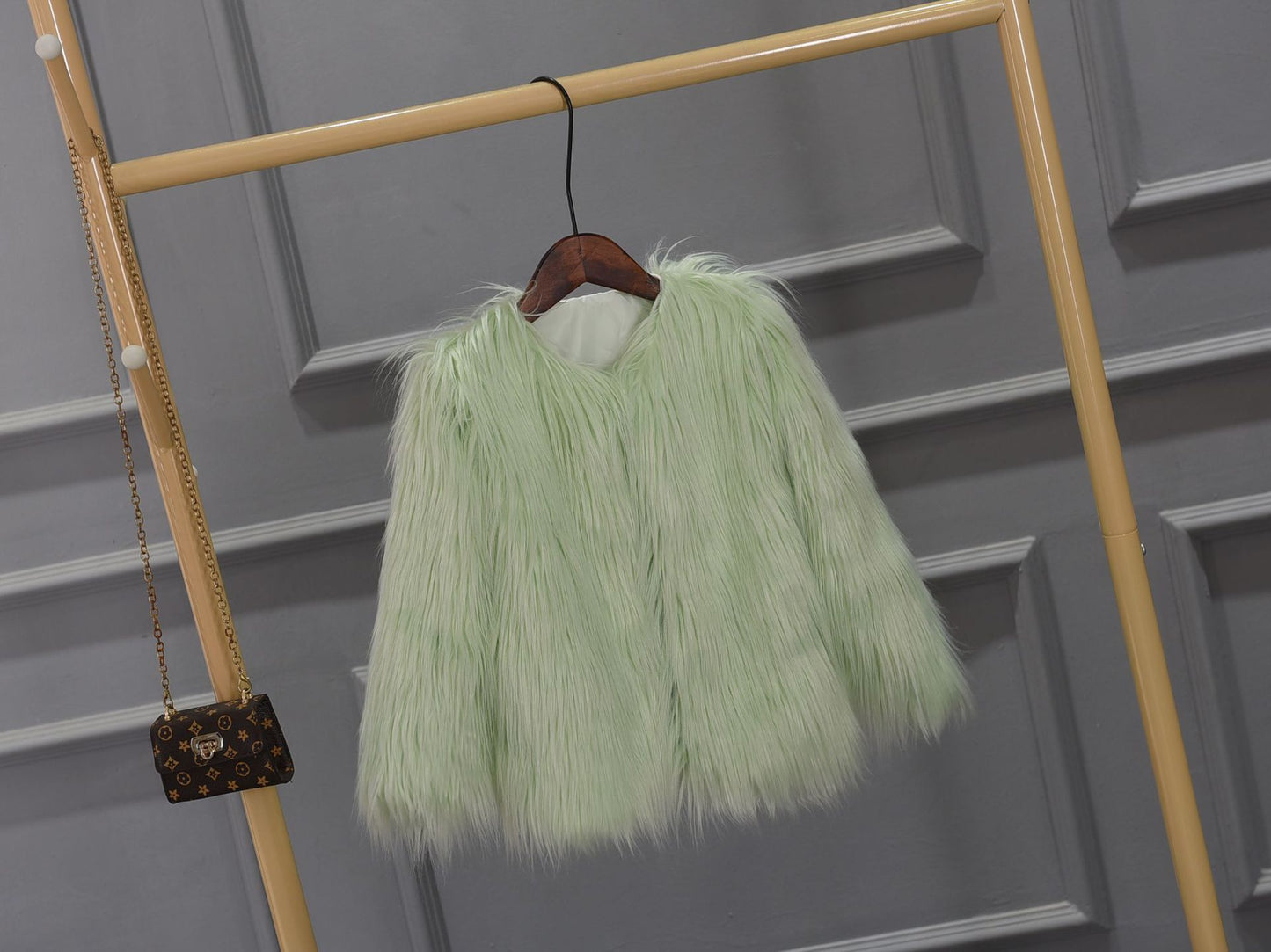 Damen Luxuriöser Kunstpelzjacke mit voluminösem Kragen Merchesia