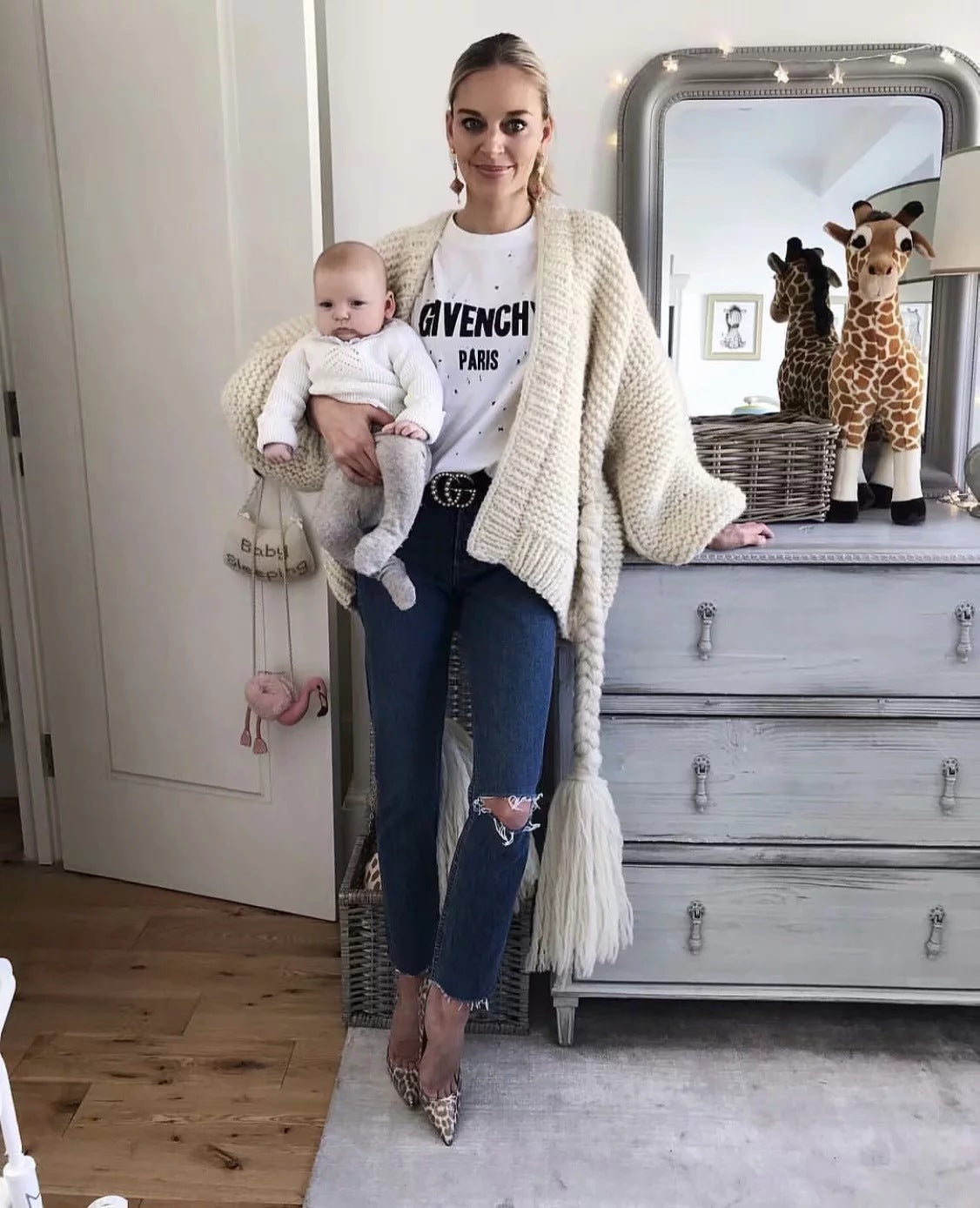 Damen Grobstrickjacke mit geflochtenem Gürtel und voluminösen Ärmeln Merchesia