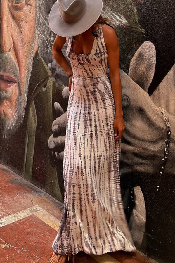 Bamba Batik-Maxikleid mit kokettem Schnürdetail am Rücken