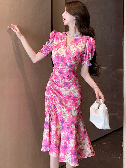 Bohemian Blumenkleid mit V-Ausschnitt und Puffärmeln