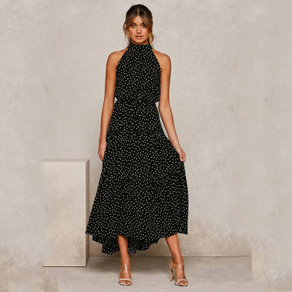 Gepunktetes Neckholder-Kleid