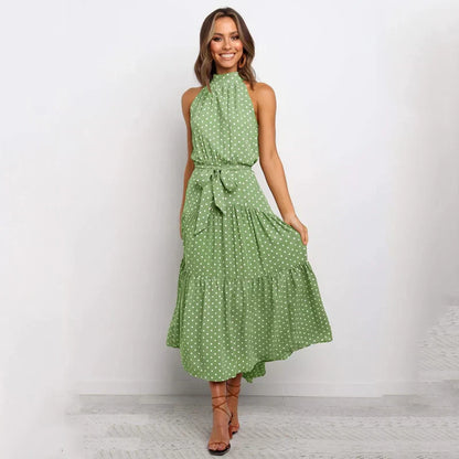 Gepunktetes Neckholder-Kleid
